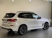 BMW X5 8