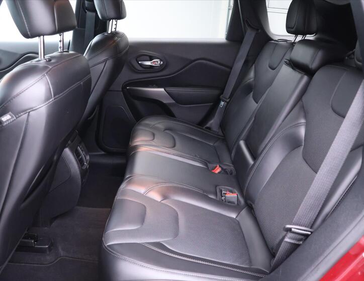 Jeep Cherokee 18