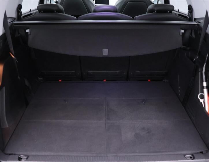 Peugeot 5008 10