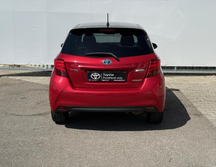 Toyota Yaris 5