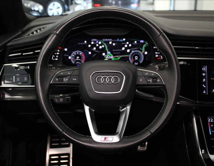 Audi Q8 9