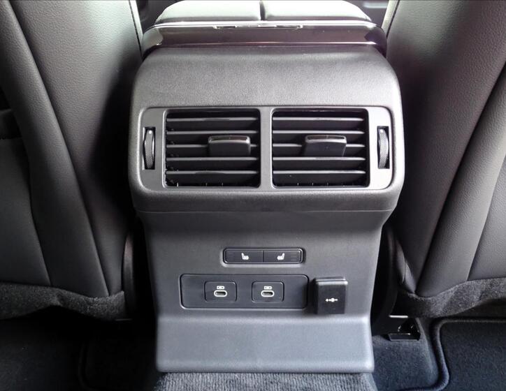 Land Rover Range Rover Velar 23