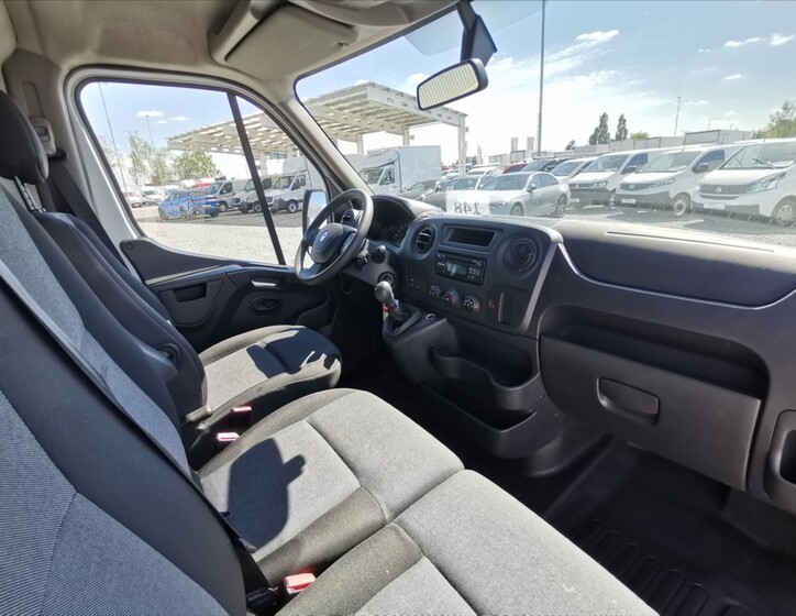 Renault Master 8