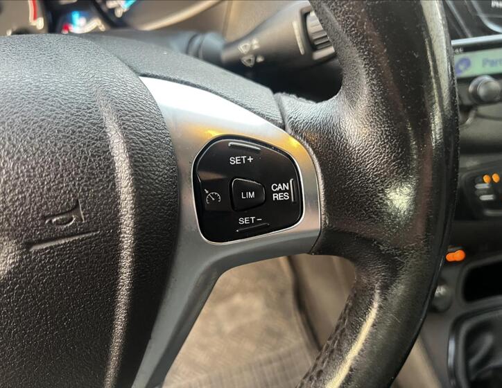 Ford Tourneo Courier 24