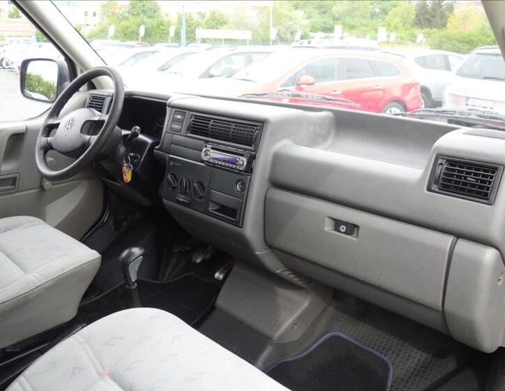 Volkswagen Transporter 12