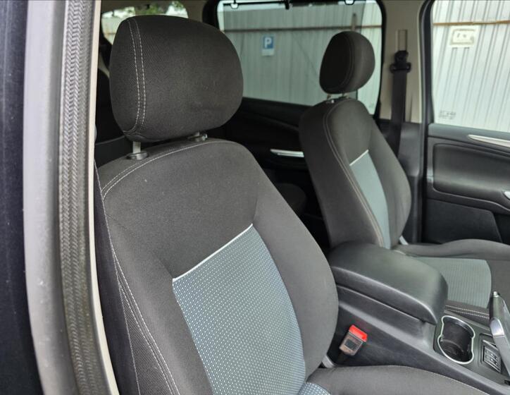 Ford Galaxy 26