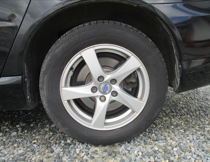 Volvo V70 25