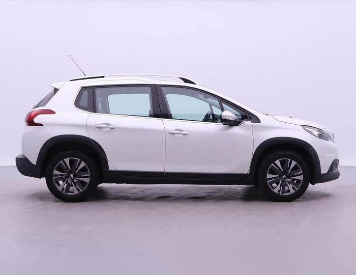 Peugeot 2008 8