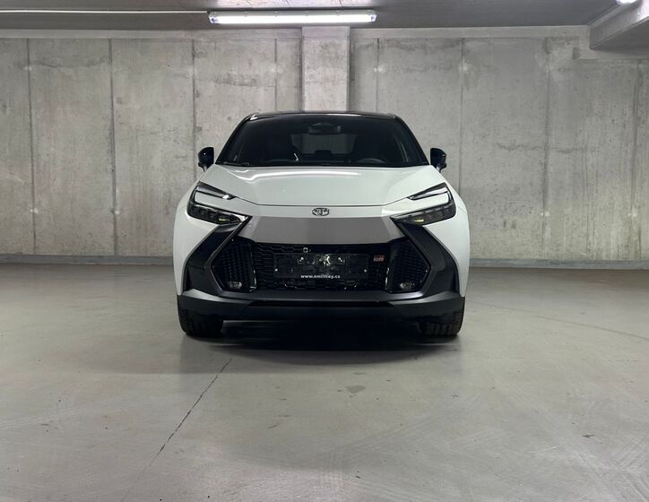 Toyota C-HR 2