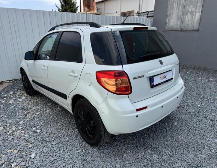 Suzuki SX4 10