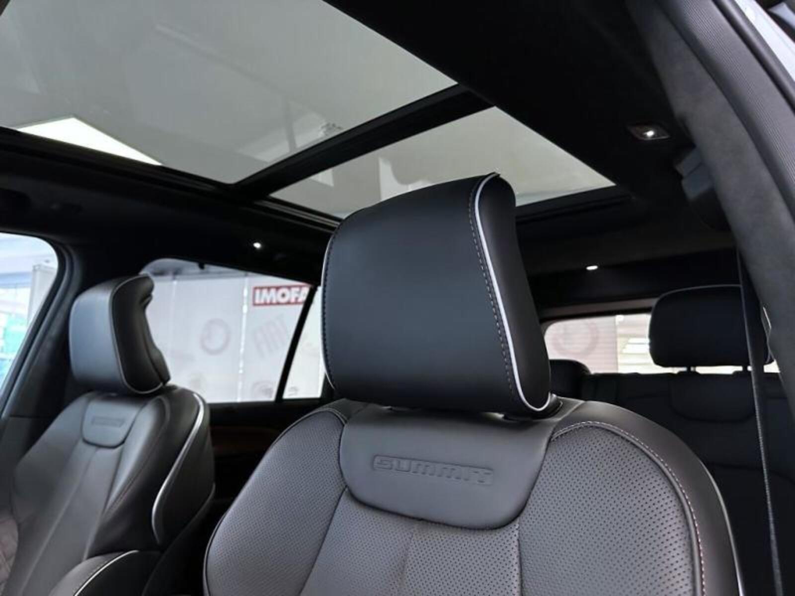 Jeep Grand Cherokee 24