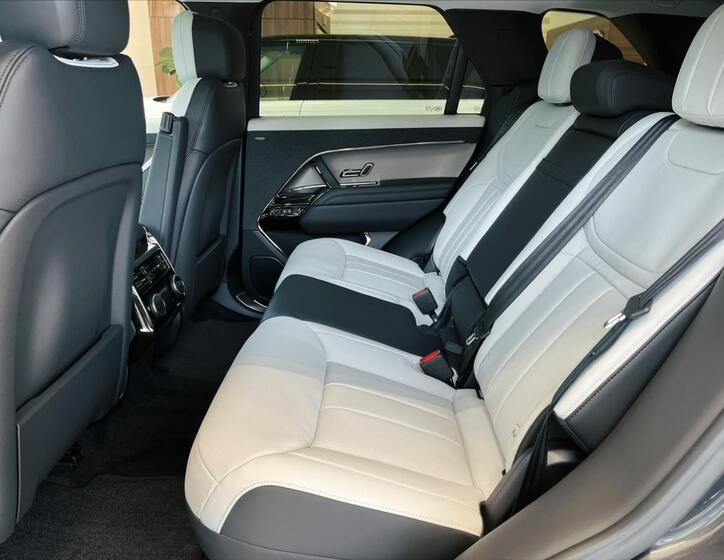 Land Rover Range Rover Sport 10