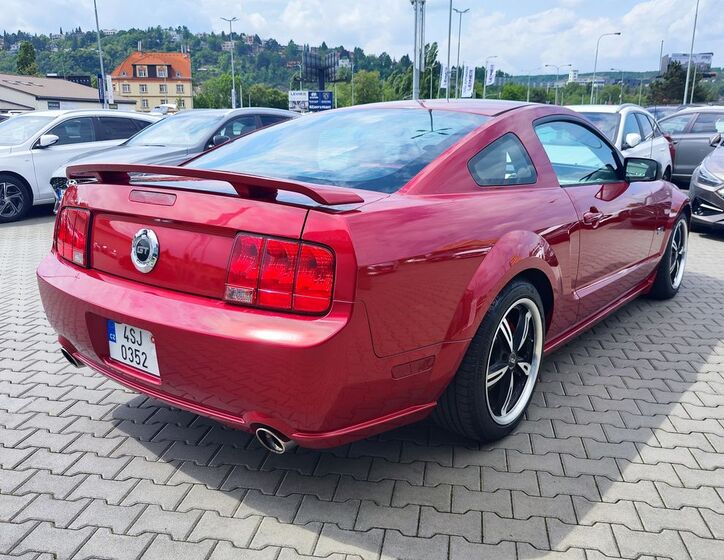 Ford Mustang 5