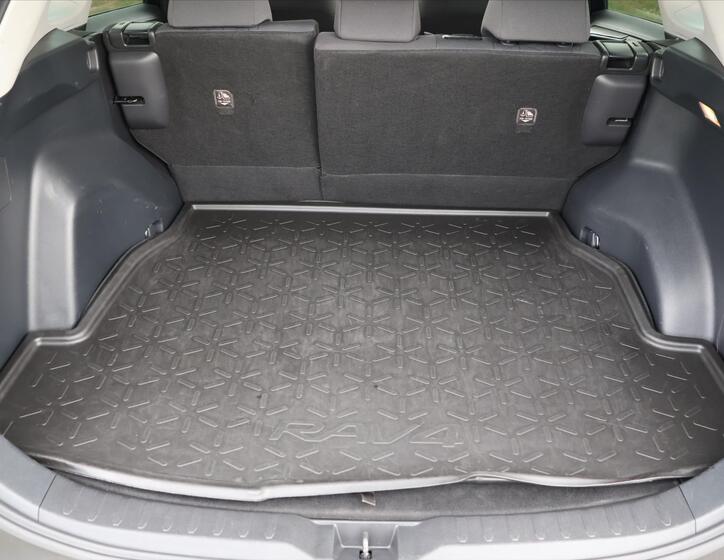 Toyota RAV4 8