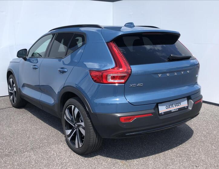Volvo XC40 9