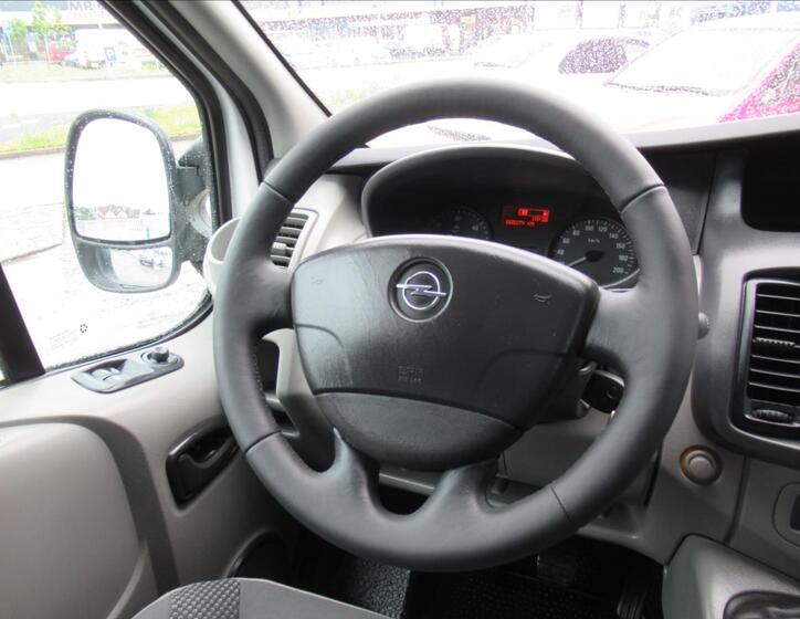Opel Vivaro 12