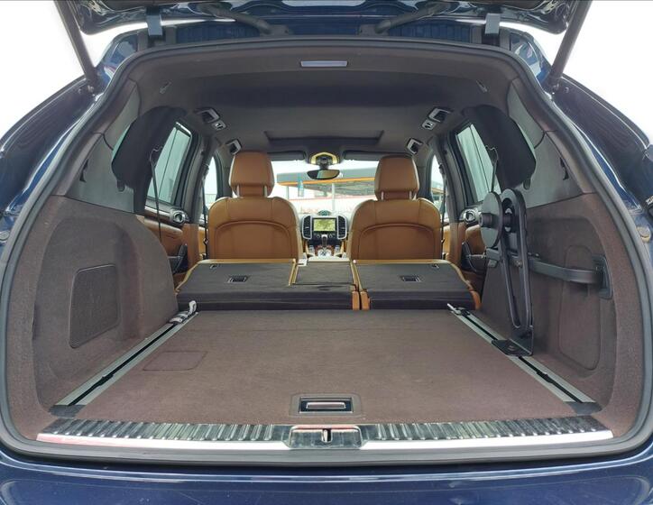 Porsche Cayenne 23