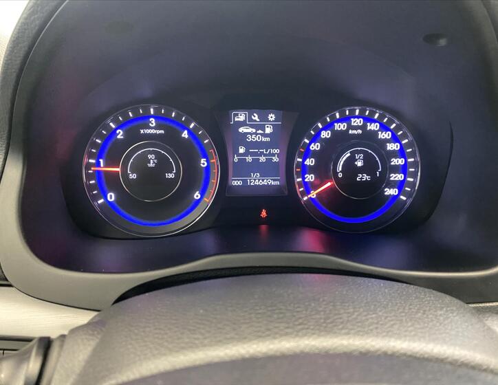 Hyundai i40 11