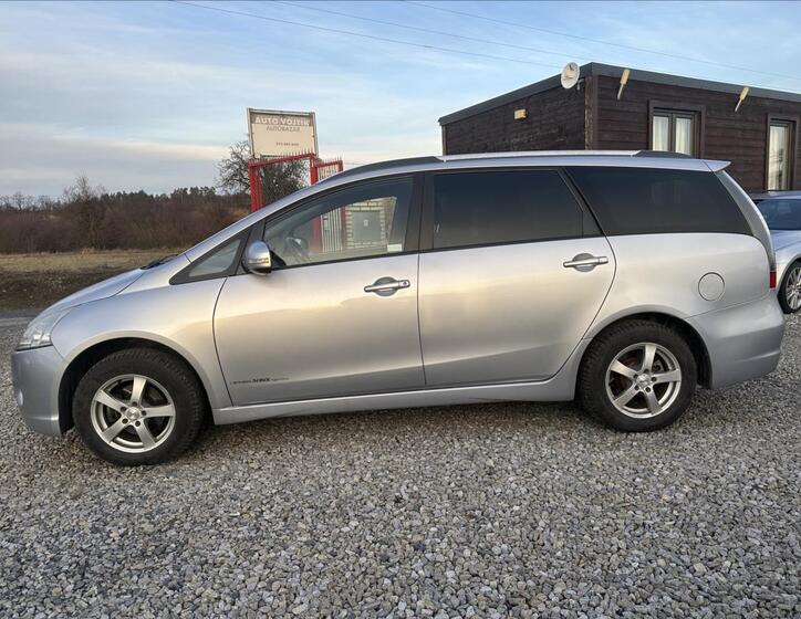 Mitsubishi Grandis 8