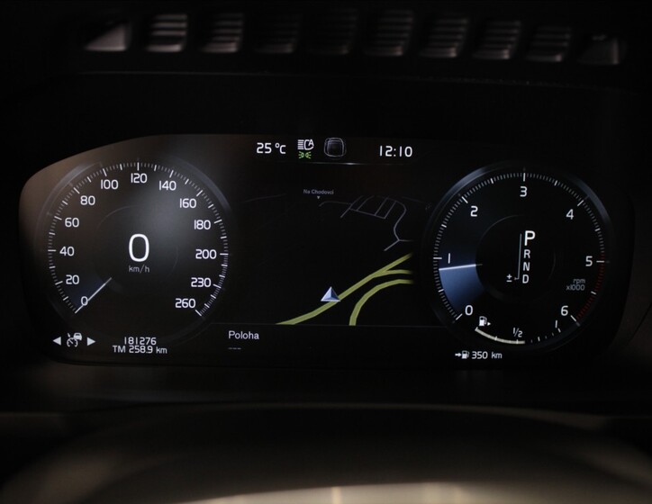 Volvo XC90 30