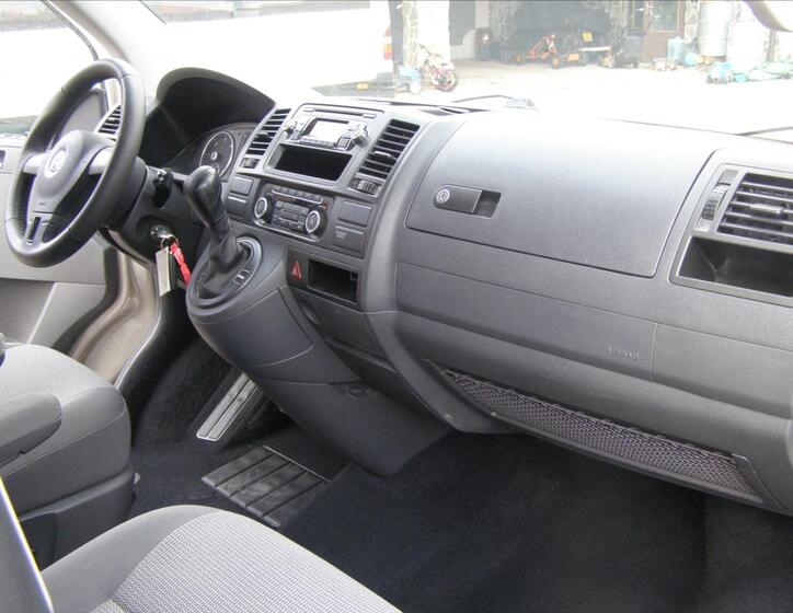 Volkswagen Caravelle 21