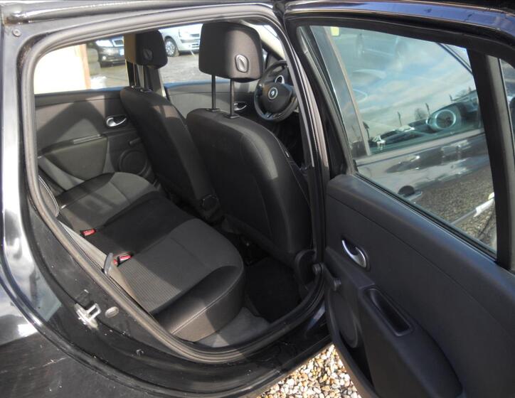 Renault Clio 18