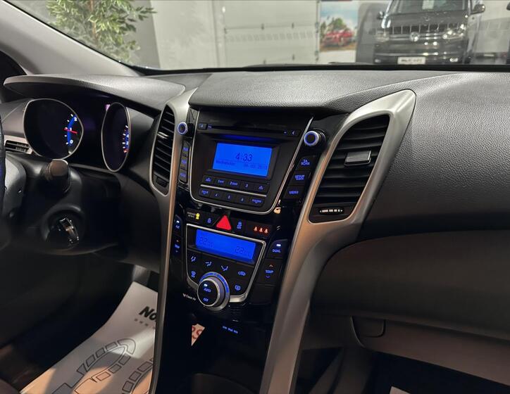 Hyundai i30 14