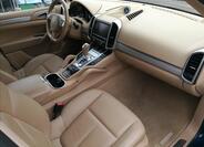 Porsche Cayenne 16