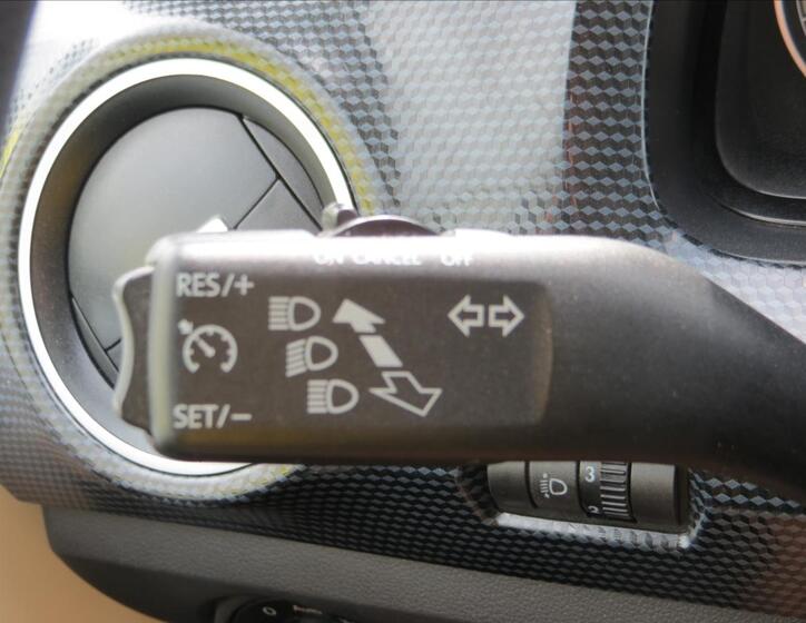 Volkswagen up! 15