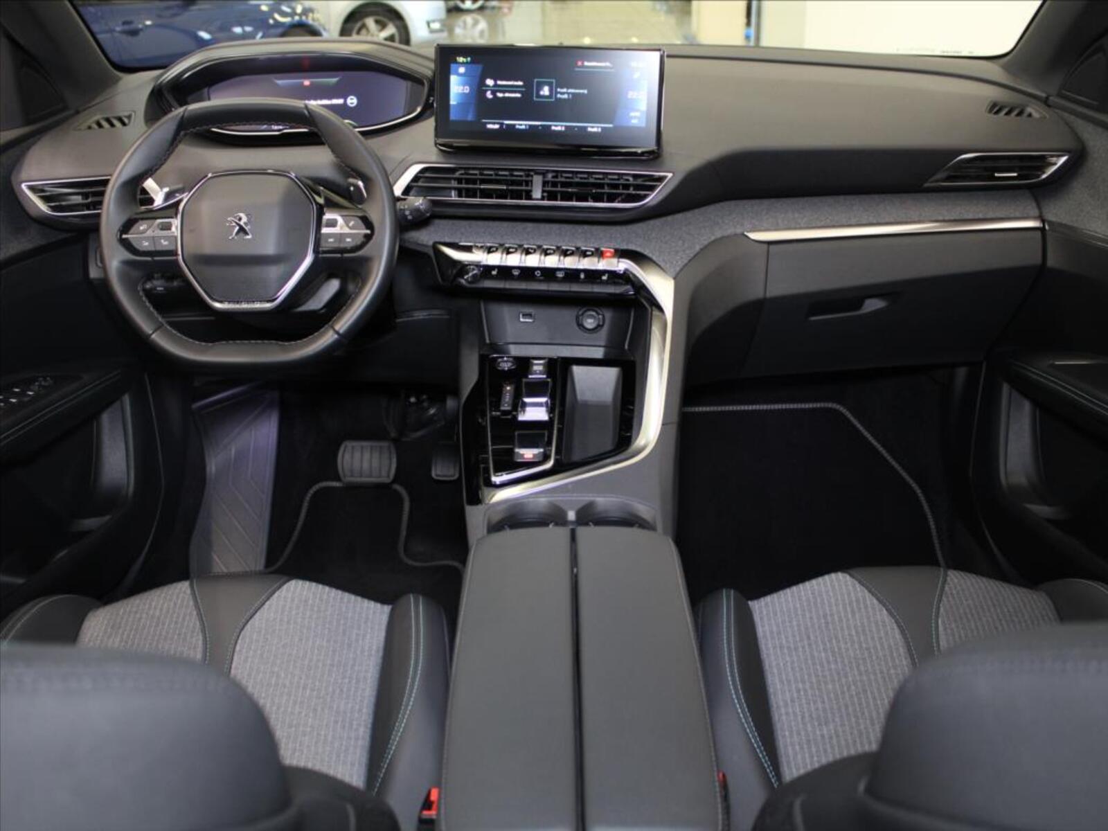 Peugeot 3008 8