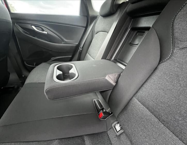 Hyundai i30 27