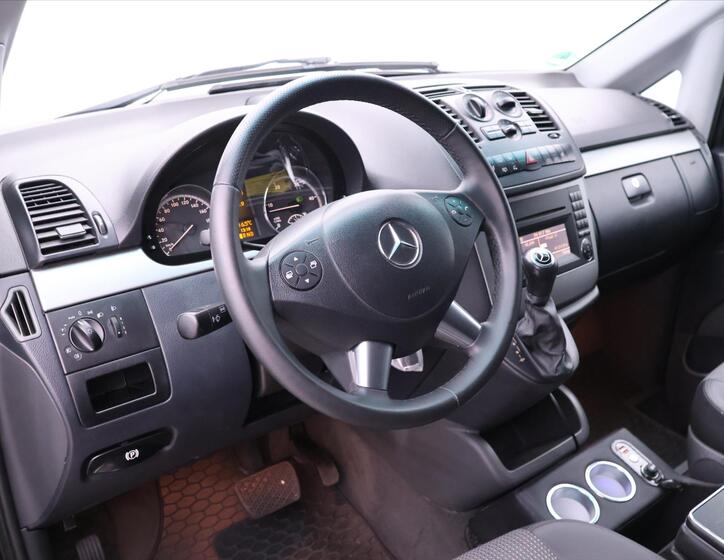 Mercedes-Benz Viano 29