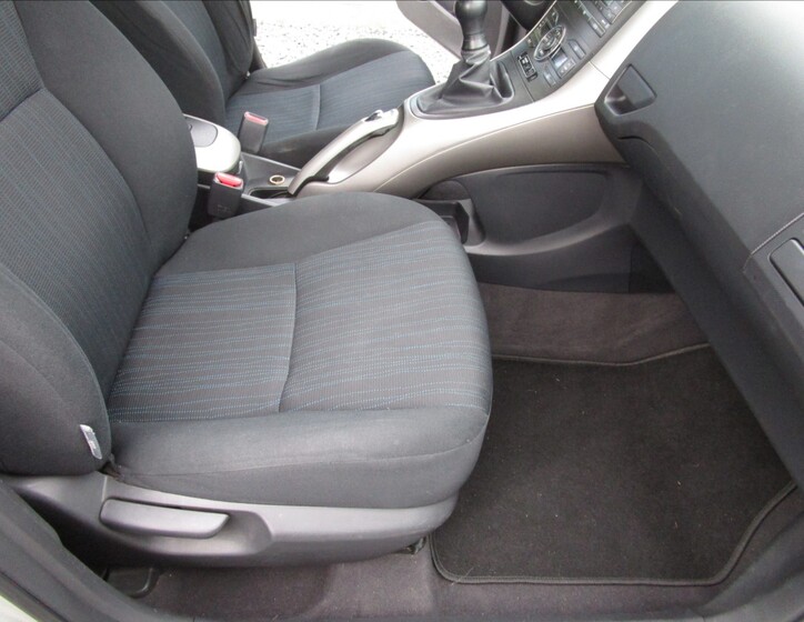 Toyota Auris 16