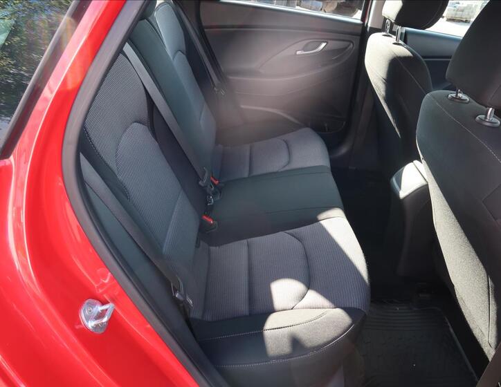 Hyundai i30 19