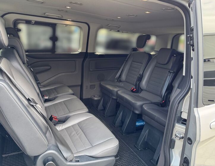Ford Tourneo Custom 11