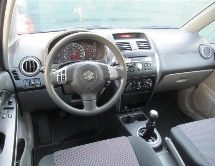 Suzuki SX4 15