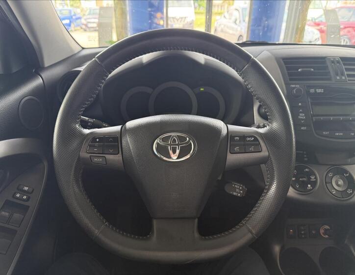 Toyota RAV4 13