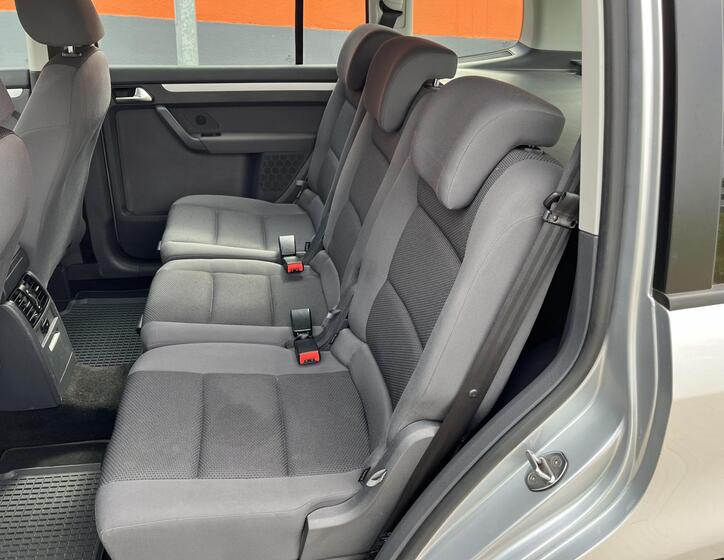 Volkswagen Touran 12