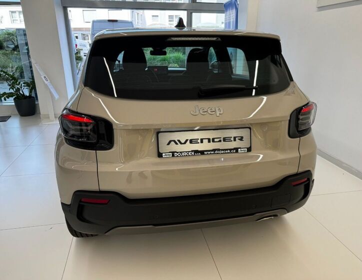 Jeep Avenger 4