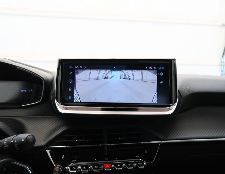Peugeot 208 23