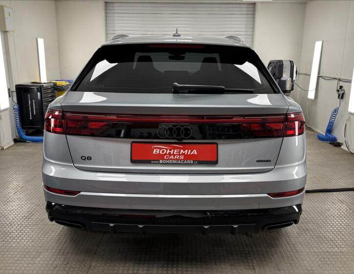 Audi Q8 5