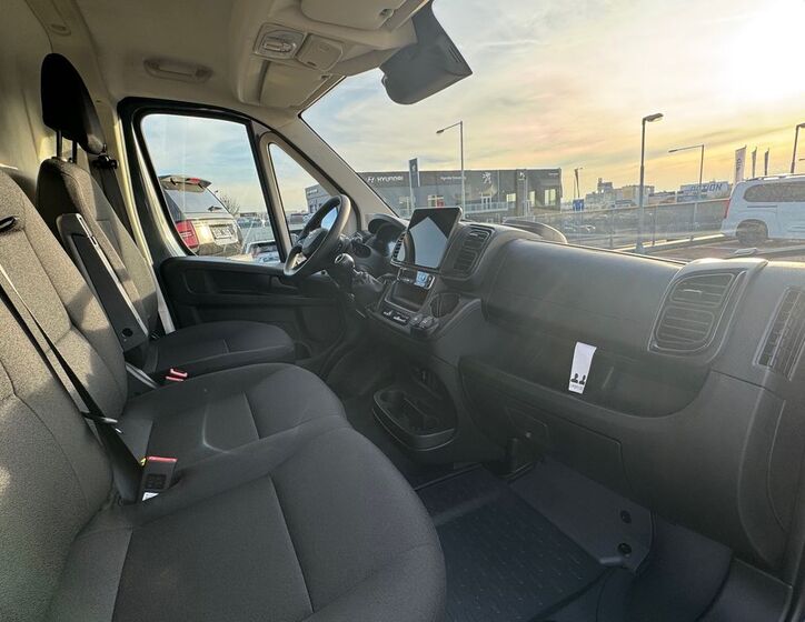 Toyota Proace Max 12
