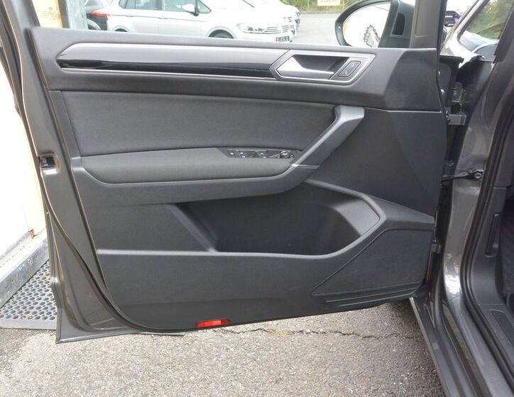 Volkswagen Touran 9