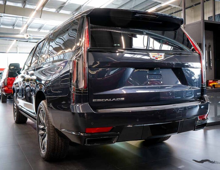 Cadillac Escalade 2
