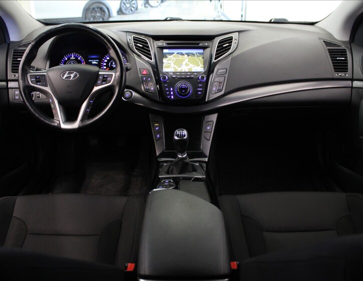 Hyundai i40 8