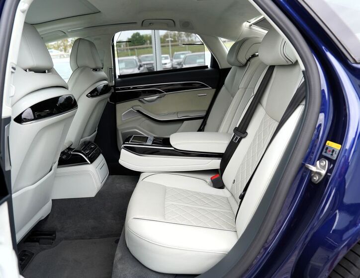 Audi A8 35