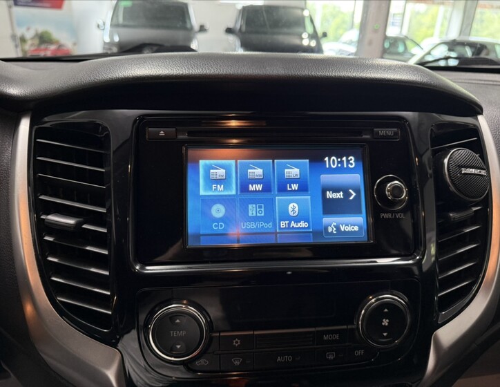 Mitsubishi L200 11