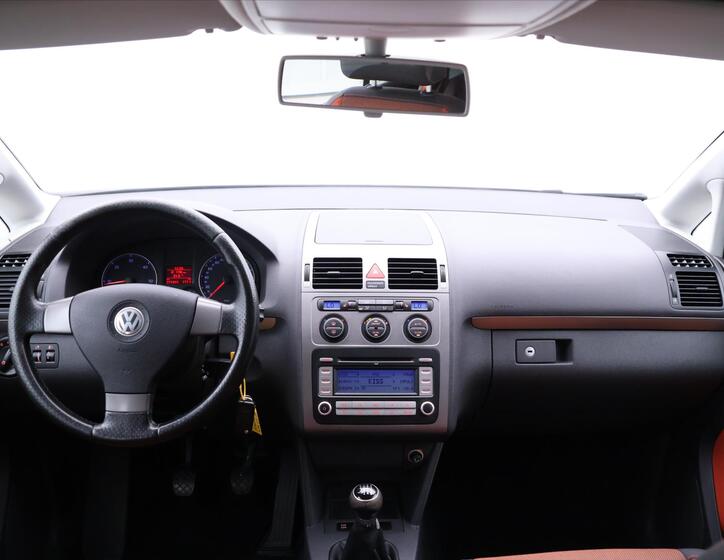 Volkswagen Touran 25