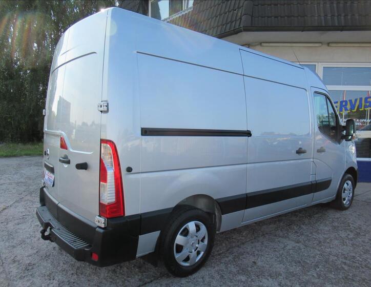 Nissan NV400 4