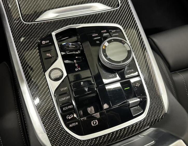 BMW X7 12